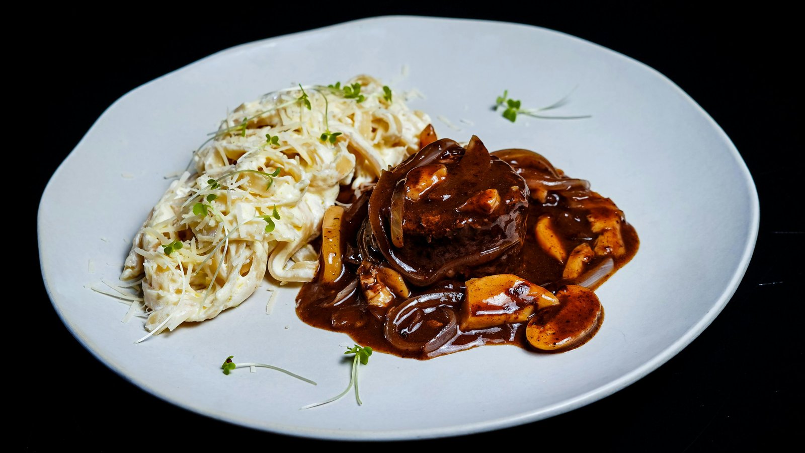 Filé Mignon ao Molho Três Cogumelos