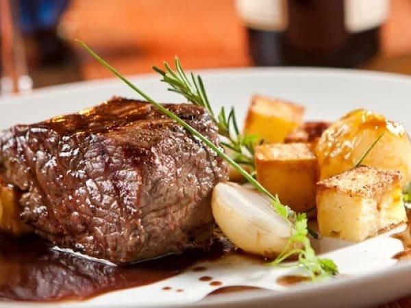 Filé ao Molho de Vinho