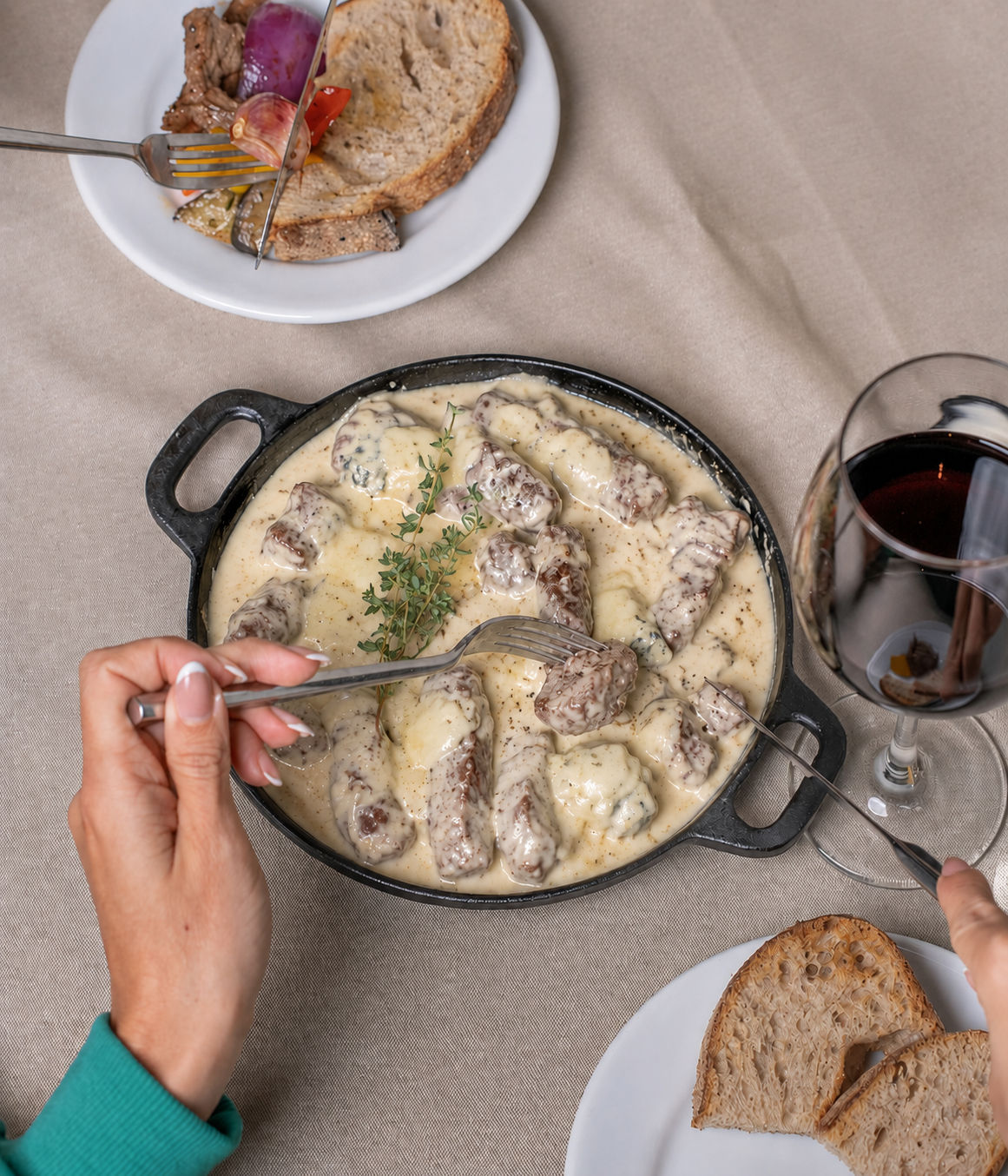 Filet Mignon Strips with Gorgonzola Cheese Sauce